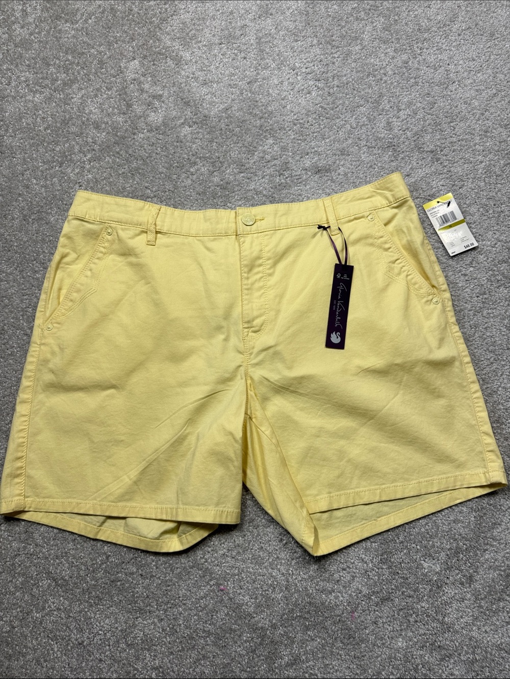 Gloria Vanderbilt WOMEN'S SHORTS CHINO SLIMMING EFFECT SIZE 14 YELLOW